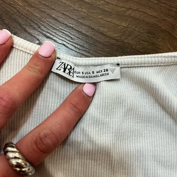 Zara White Ribbed Ruched V Neck Crop Tank Top - Picture 2 of 3